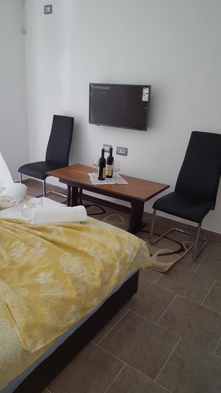 Apartments Sirena 乌尔齐尼 外观 照片
