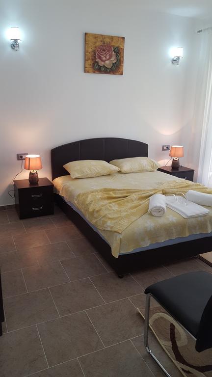 Apartments Sirena 乌尔齐尼 外观 照片